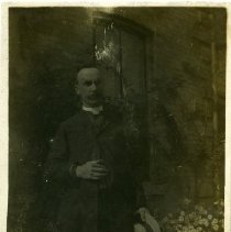 4b Stockdale - 003 004 W - Unidentified & Buildings